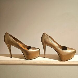 Kelsi Dagger Gracie Platform Pump